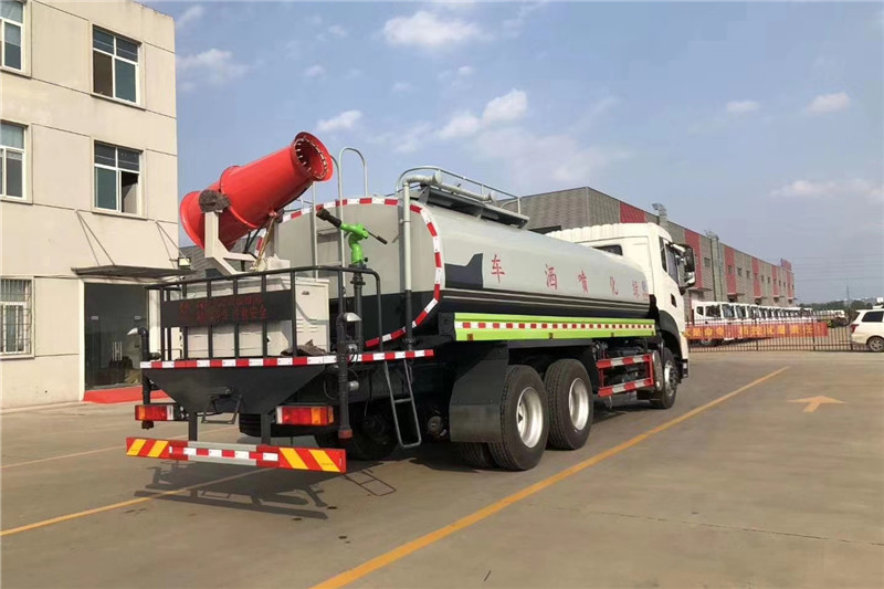 東風天龍后八輪20噸噴霧車，國六綠化噴灑車