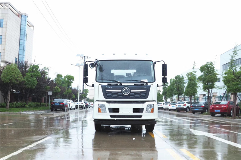 東風天龍后八輪20噸噴霧車，國六綠化噴灑車